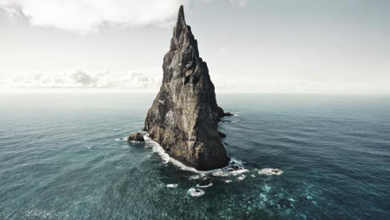 Самые загадочные острова нашей планеты (10 фото)