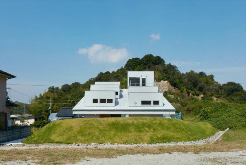 Современный загородный дом в Токусиме