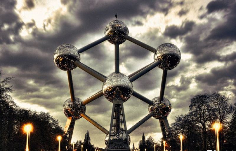 «Атомиум»: самый посещаемый памятник Брюсселя (10 фото)