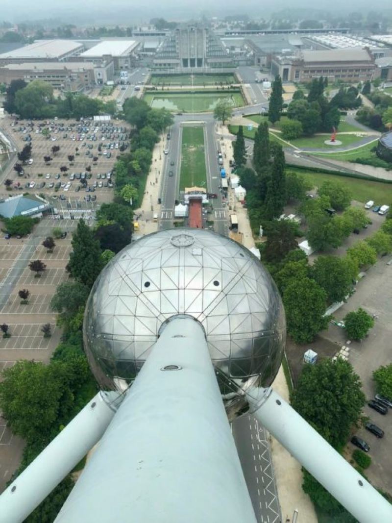«Атомиум»: самый посещаемый памятник Брюсселя (10 фото)
