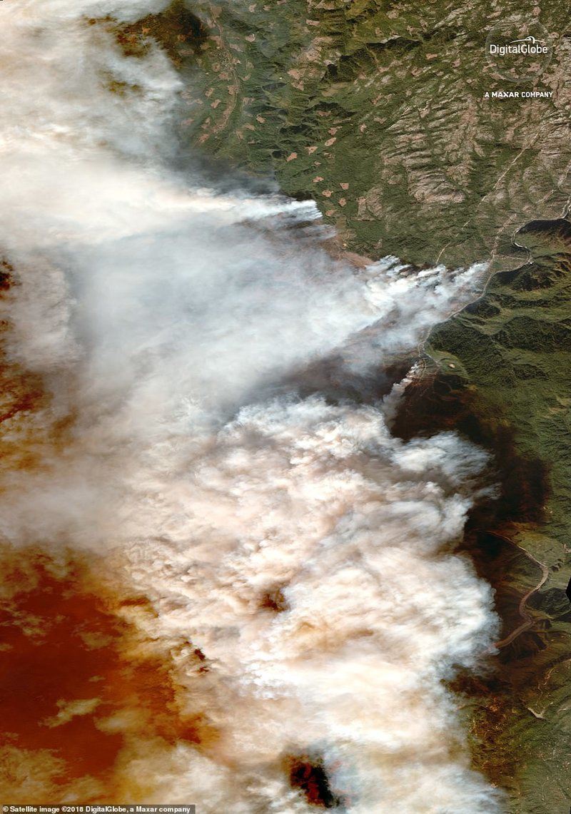 Снимки пожаров в Калифорнии из космоса