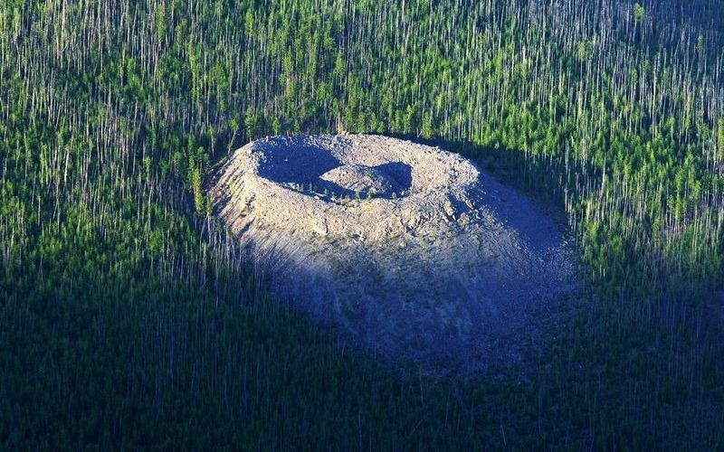 Тайна Патомского кратера