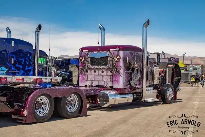 Тюнингованные грузовики Peterbilt, от которых дух захватывает