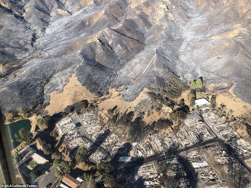 Разрушенная пожарами Калифорния: вид с воздуха