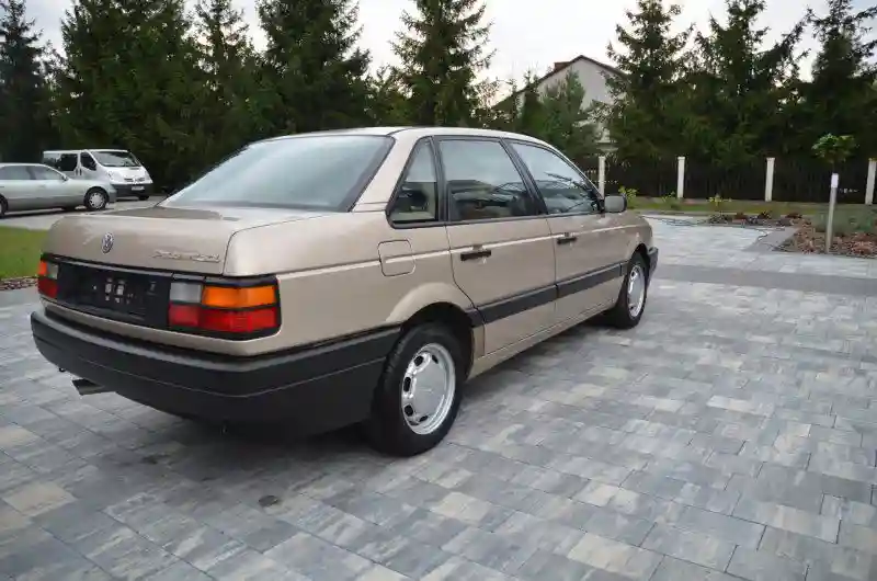 Volkswagen Passat B3 1988 года с небольшим пробегом из Польши