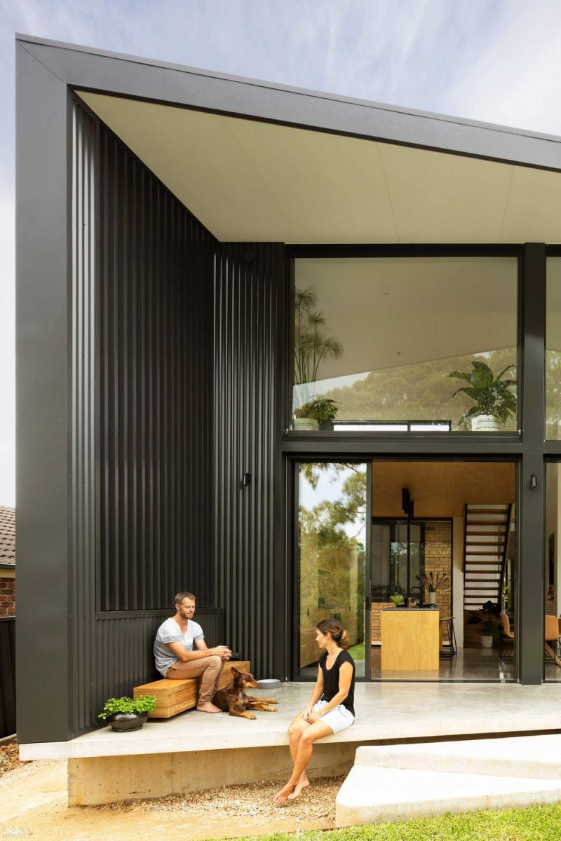 Дом с двумя лицами в пригороде Сиднея