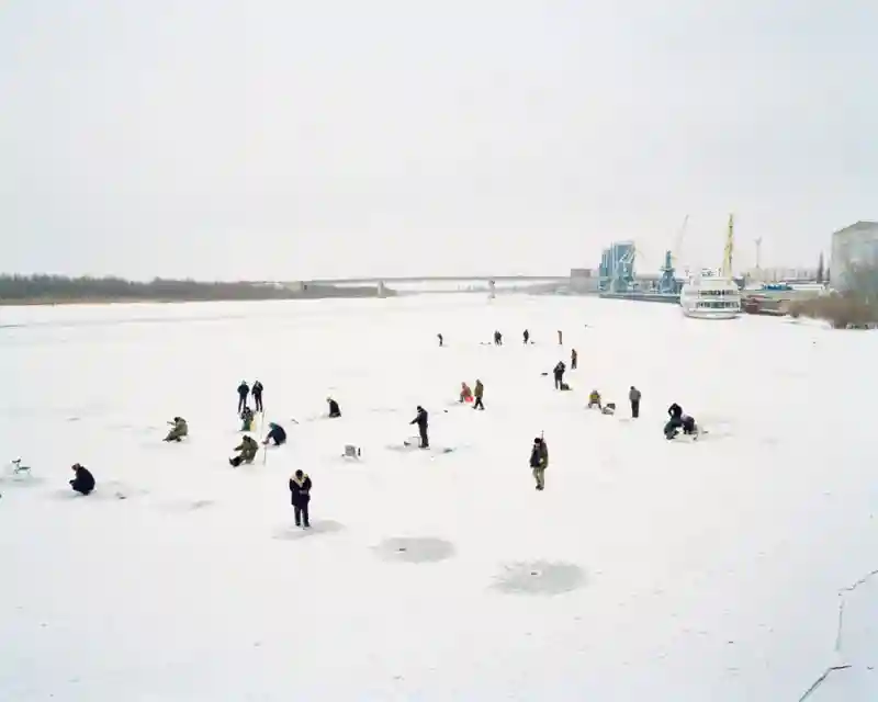 "Каспий: элементы" — книга фотографа Хлои Дью Мэтьюз