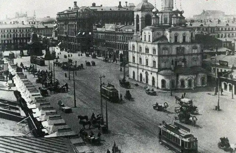 Сегодня небольшой экскурс по Охотному ряду. Современных фотографий