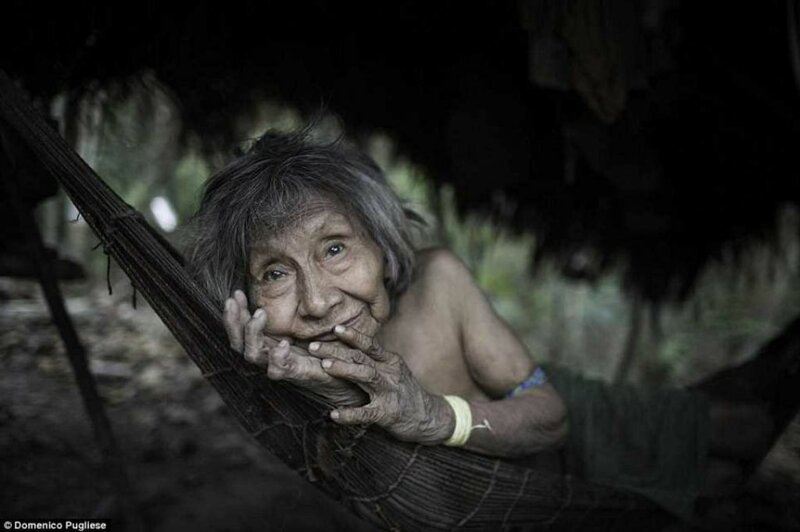 Эти люди племени Ава живут в полной гармонии с джунглями!
