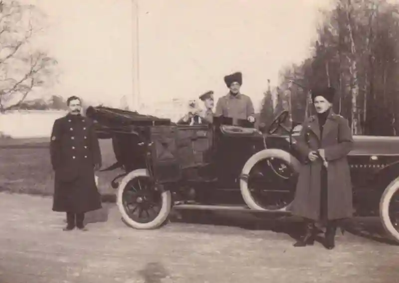 В Ессентуках нашли тайник с фотографиями Николая II