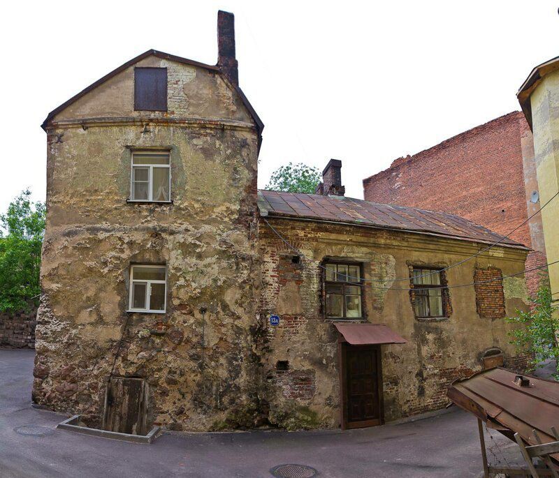 Самый старый жилой дом России