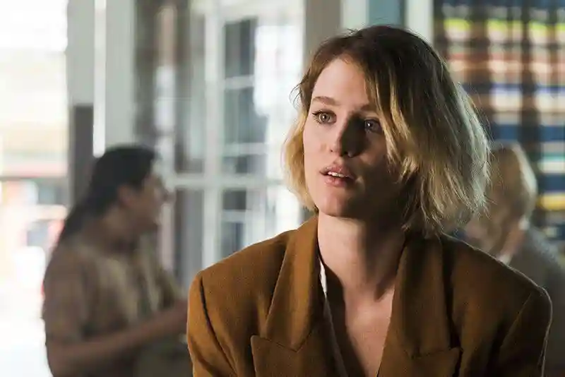 Mackenzie Davis - Красавица с безумным взглядом