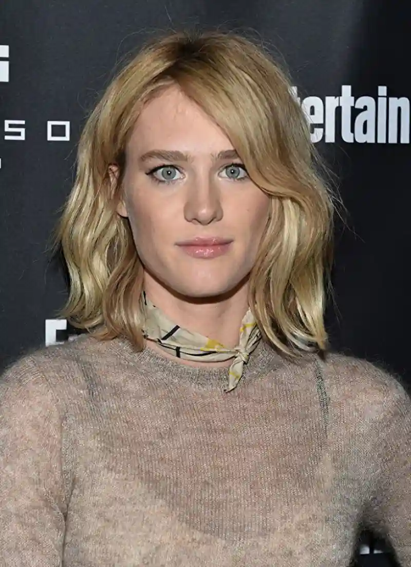 Mackenzie Davis - Красавица с безумным взглядом