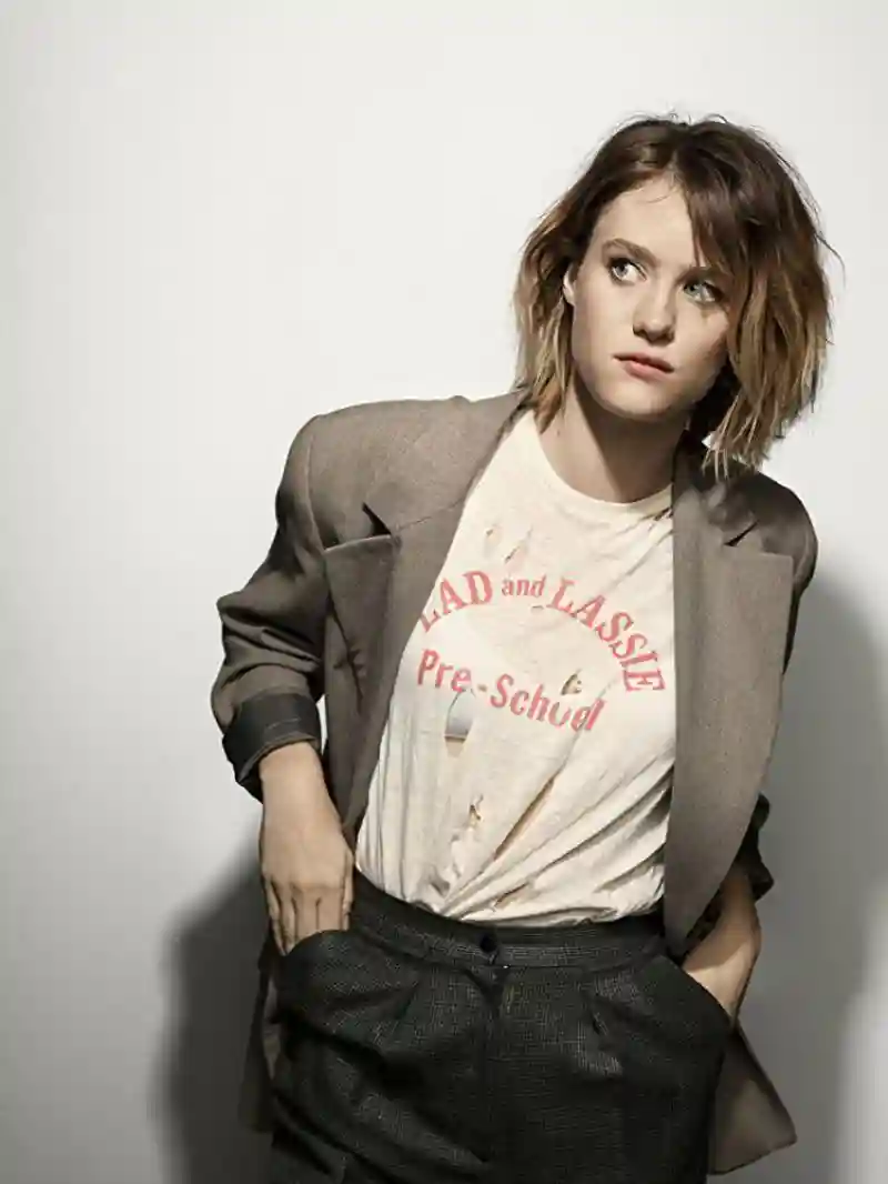 Mackenzie Davis - Красавица с безумным взглядом