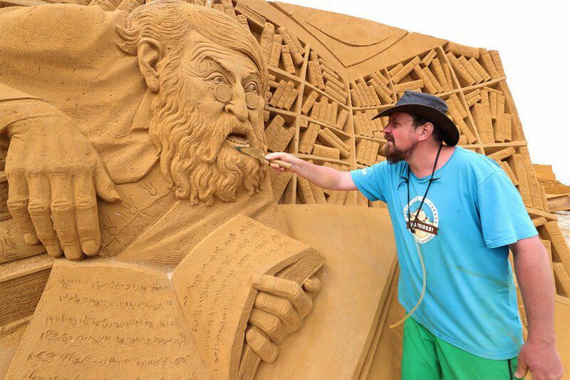 Самые запоминающиеся работы с фестиваля песчаных скульптур 2019