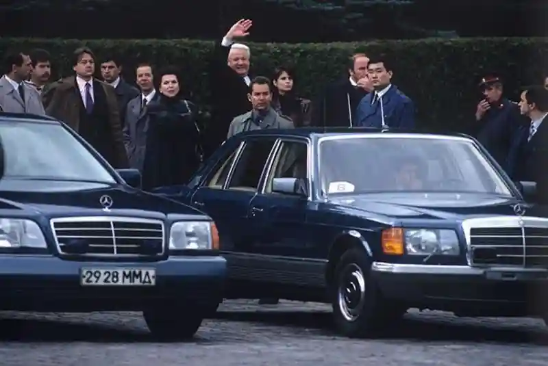 Mercedes-Benz W140 – символ 90-х. Его уважали бизнесмены и бандиты