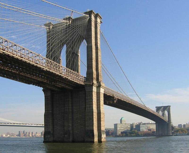 Как мошенник много лет продавал Бруклинский мост в Нью-Йорке
