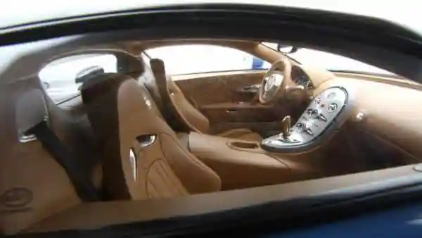 Эксклюзивные запонки из колесного диска Bugatti