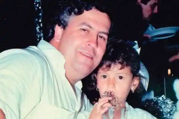 Пабло Эмилио Эскобар с дочерью