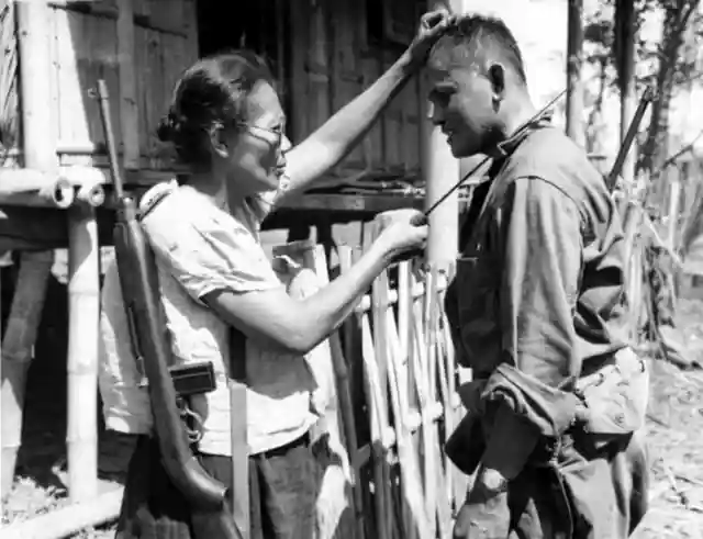 Филиппинка и американский солдат