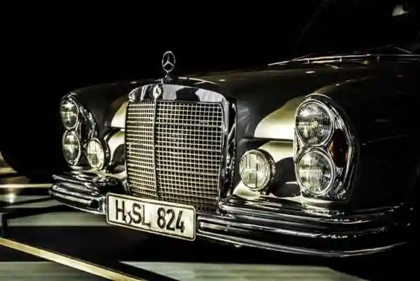 Mercedes-Benz 300 SEL 6.3