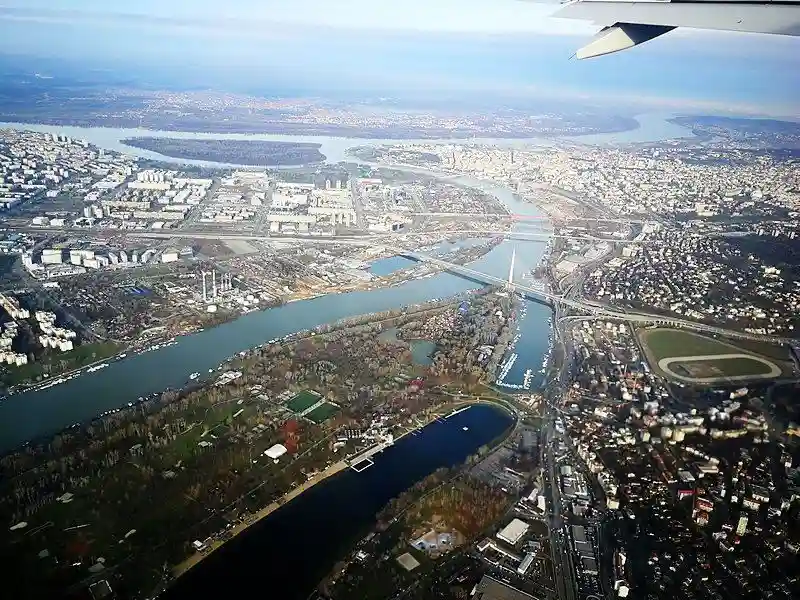 В России. Белград, часть 1 — прогулка по городу (начало)