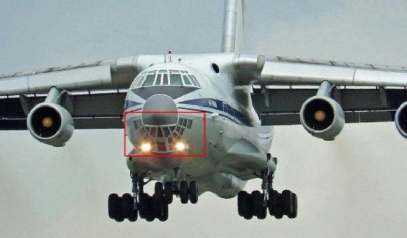 Для чего самолету ИЛ-76 нужно остекление кабины снизу?