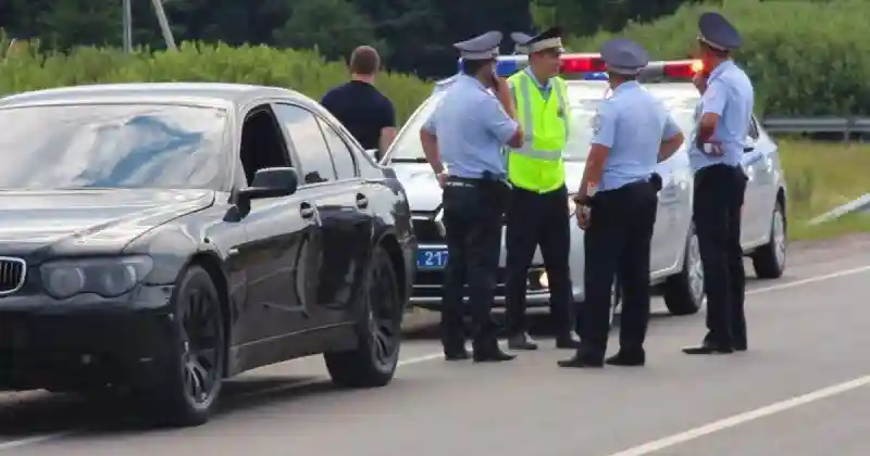 Авто. Едем за невестой! - в Калининграде свадебный кортеж двигался по встречной полосе