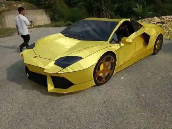 Копия Lamborghini из бумаги