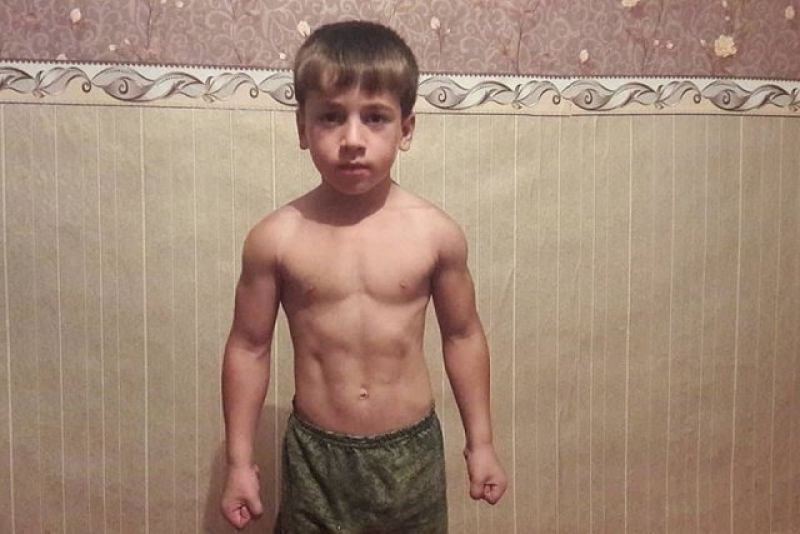 Пятилетний Рахим Кураев установил мировой рекорд, отжавшись 4105 раз