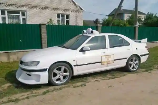 Копия такси Peugeot 406 из фильма