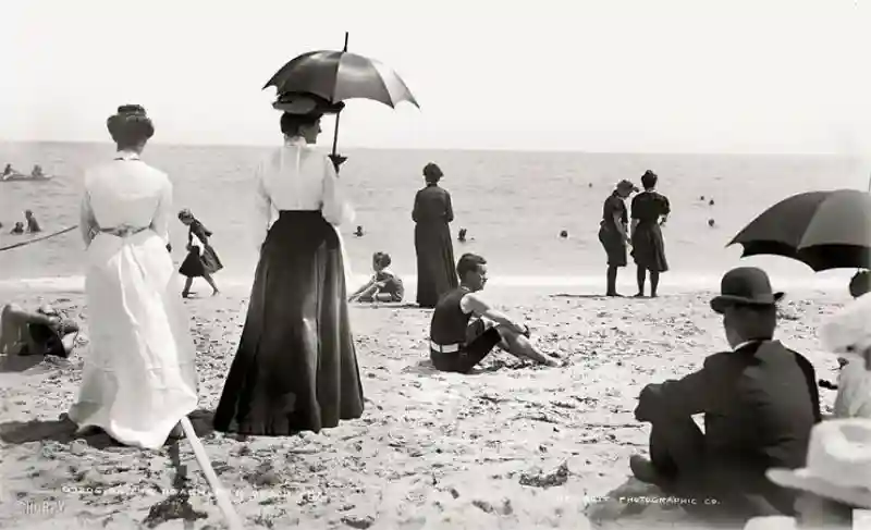 Вот так выглядели пляжи в XIX веке!