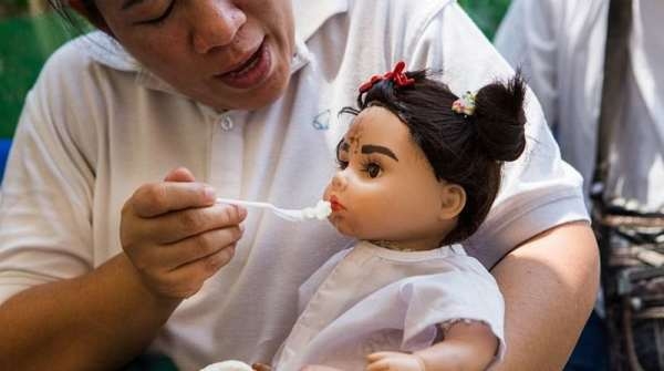 Игрушки для взрослых: как в Таиланде сходят с ума по куклам-талисманам