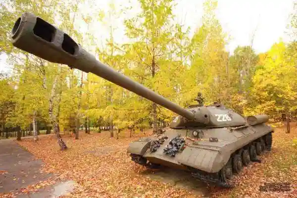 Тяжелый танк ИС 3. Бронированный сюрприз Иосифа Сталина