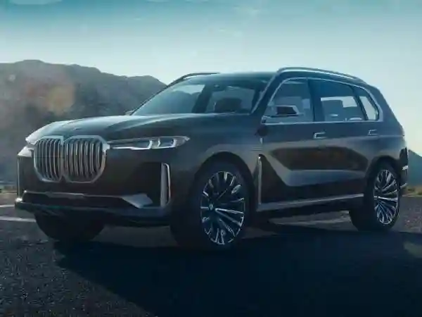 Облик BMW X7 стал известен раньше премьеры