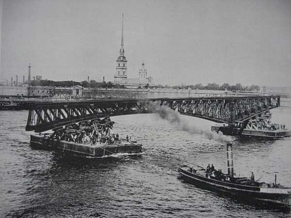 Строительство Троицкого моста
