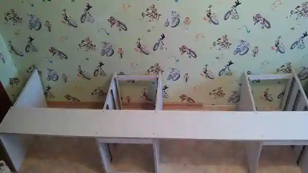 Стол в детскую комнату своими руками