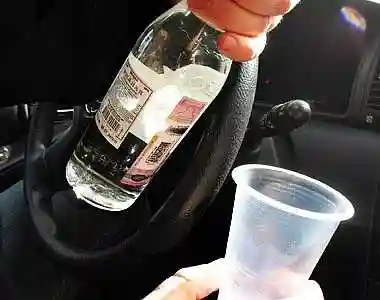 Суд оправдал пьянство за рулём заведённого автомобиля